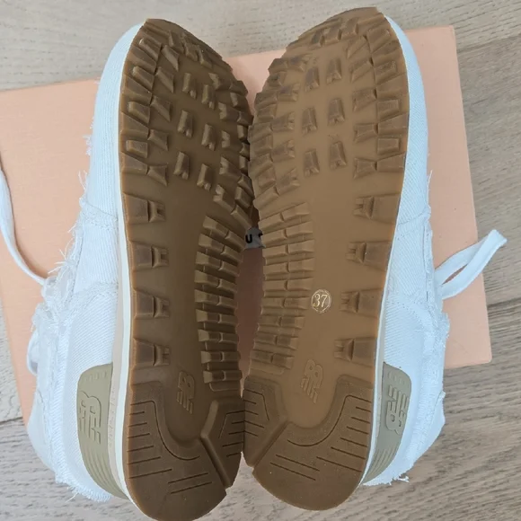 White Frayed Women's Sneakers - Picture 3 of 5